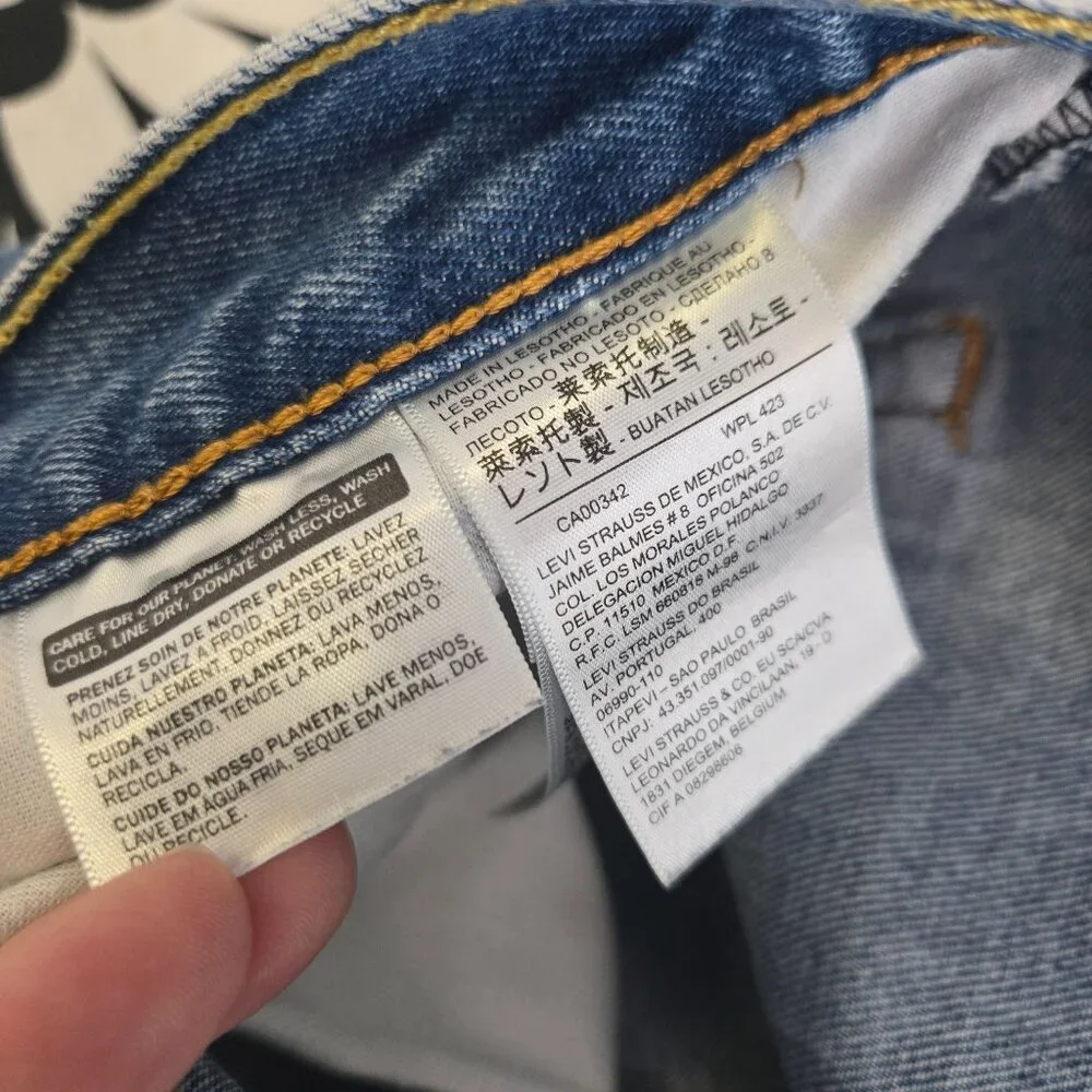 Levis 505 mens size 32x30 on tag hemmed to 27 medium wash blue denim jeans
